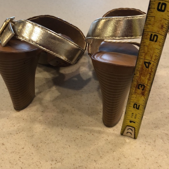 Dressbarn sandals - Picture 3 of 3
